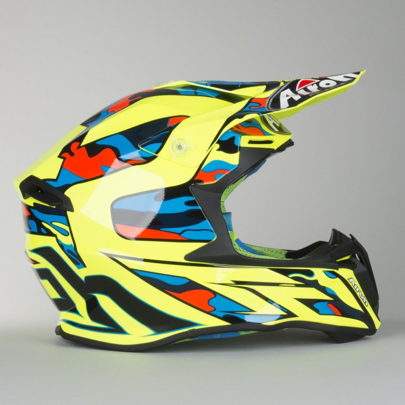 買取査定Airoh Twist Tony Cairoli モデルヘルメット/シールド